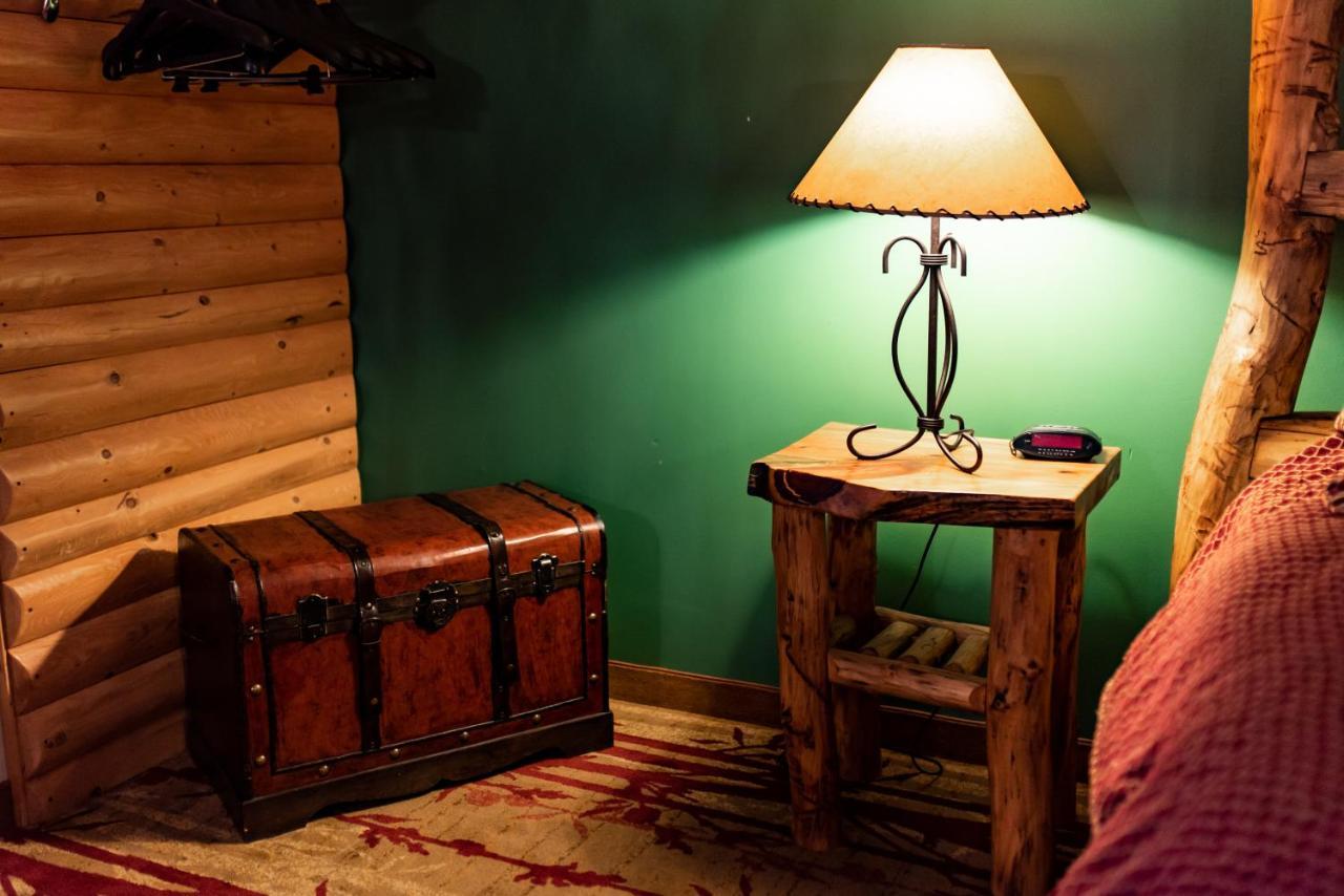 Gateway Inn And Suites Салида Екстериор снимка