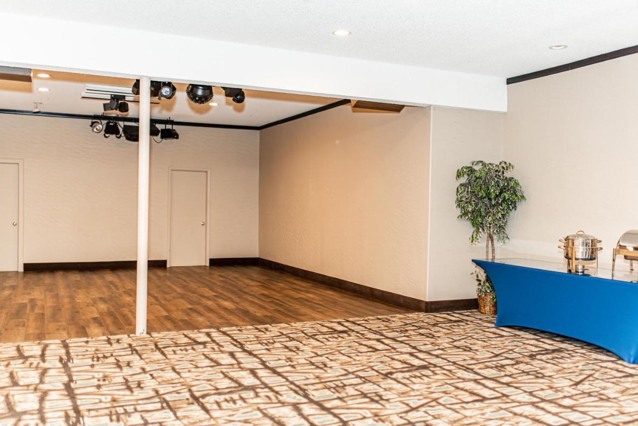 Gateway Inn And Suites Салида Екстериор снимка