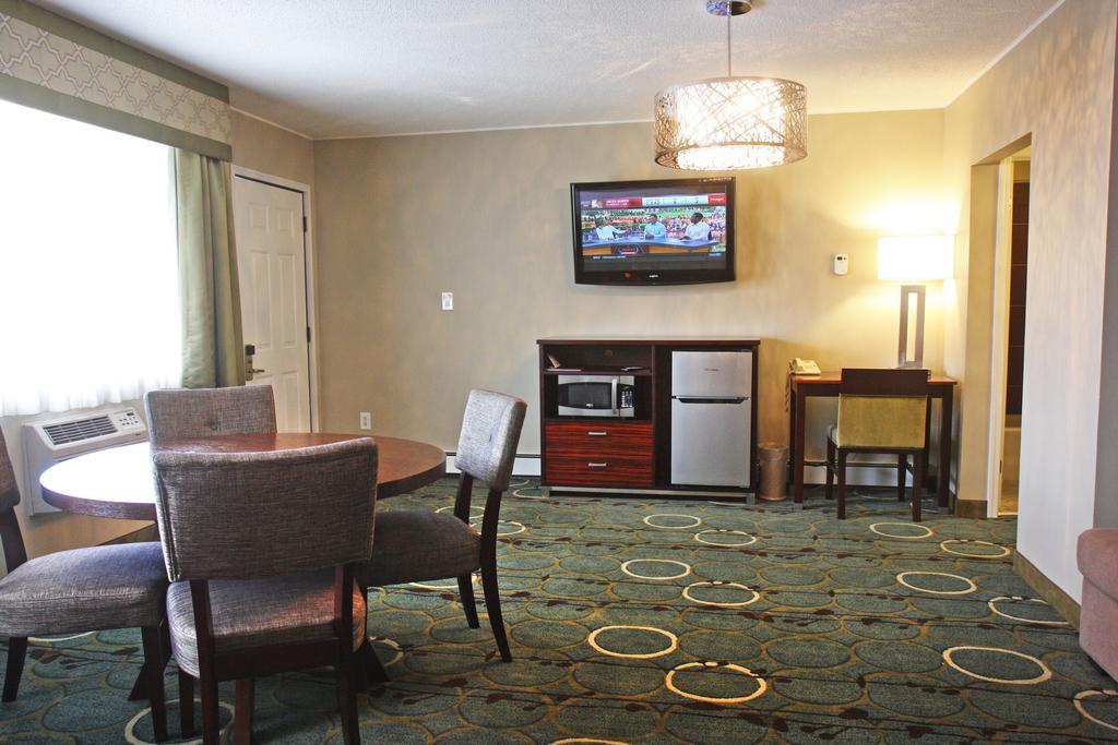 Gateway Inn And Suites Салида Екстериор снимка