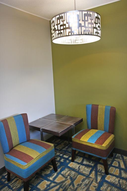 Gateway Inn And Suites Салида Екстериор снимка